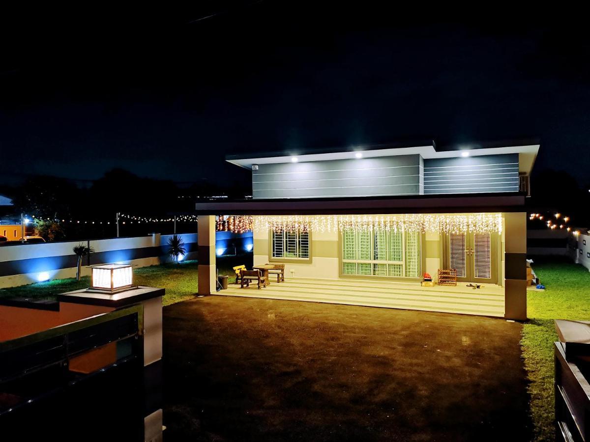 Vila Bungalow Party House *