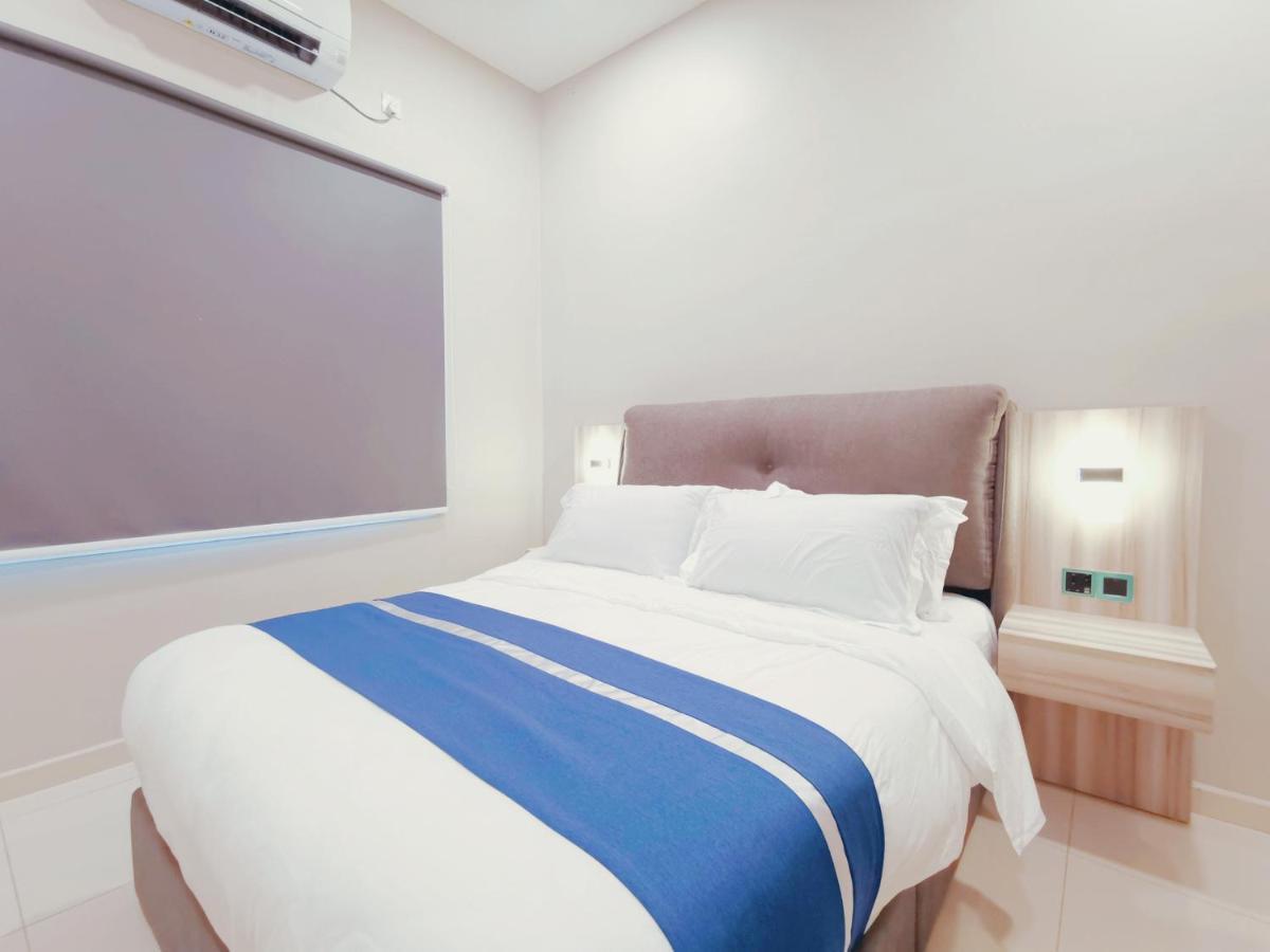 Bungalow Party House * Johor Bahru